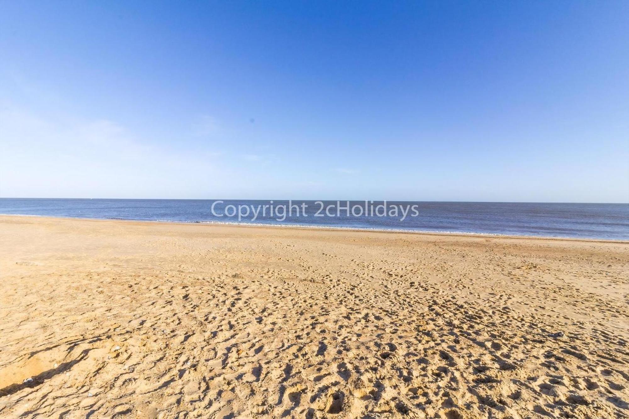 Chalet 6 Berth Chalet Nearby In Norfolk Ref 18168b *