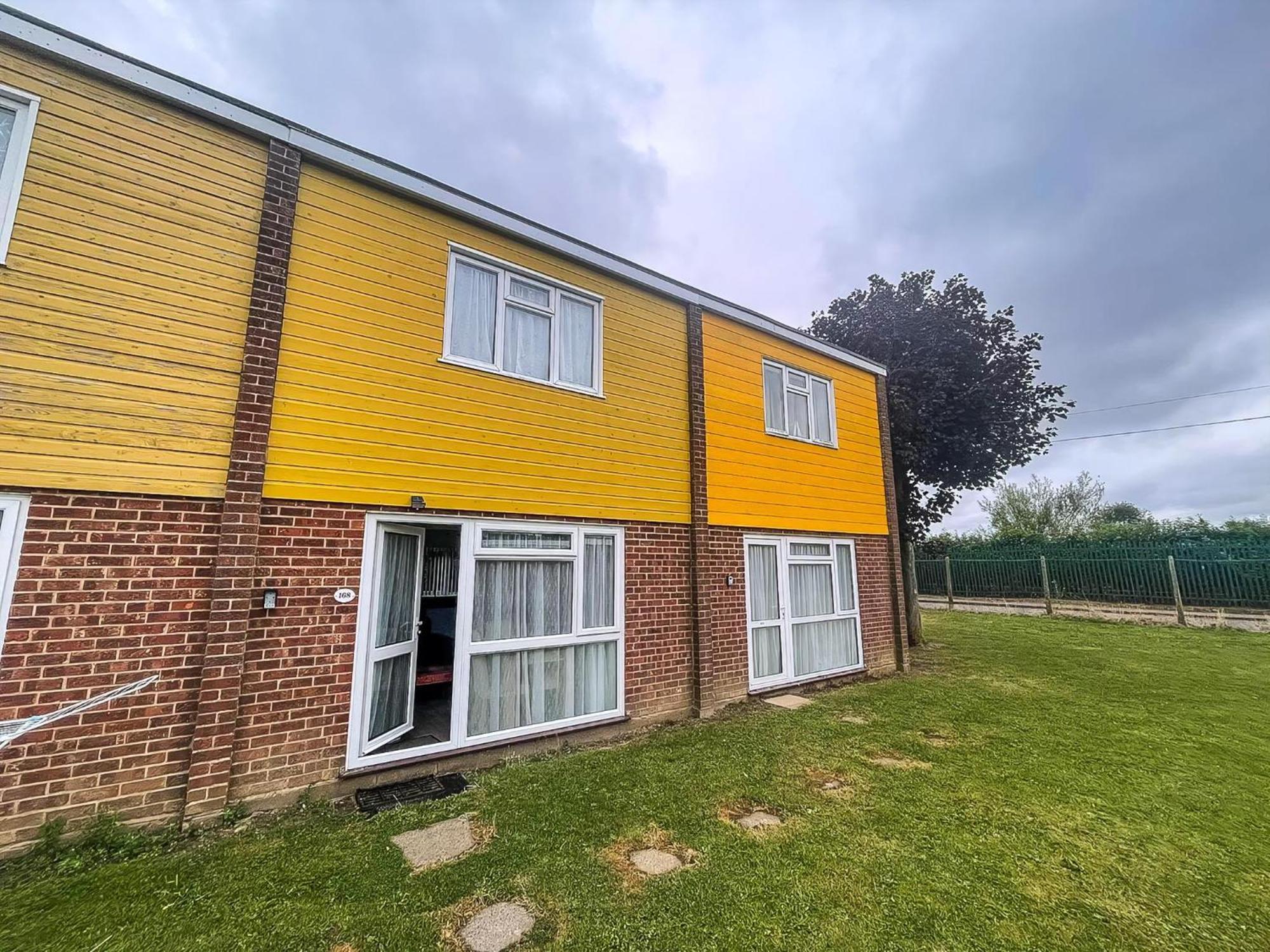 6 Berth Chalet Nearby In Norfolk Ref 18168b * Hemsby
